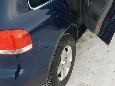 Volkswagen Touareg 2004 года за 5 200 000 тг. в Есиль – фото 14