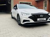 Hyundai Sonata 2021 года за 13 500 000 тг. в Алматы – фото 2