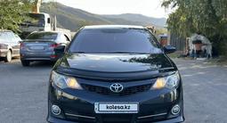 Toyota Camry 2014 года за 8 400 000 тг. в Алматы – фото 2