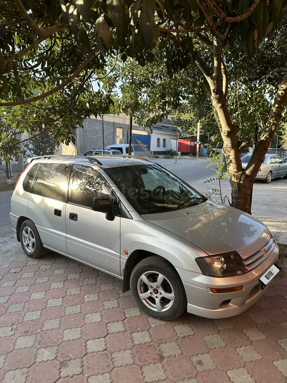 Mitsubishi Space Runner, 2000