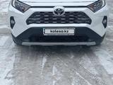 Toyota RAV4 2020 года за 14 990 000 тг. в Усть-Каменогорск