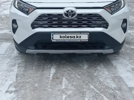 Toyota RAV4 2020 года за 14 990 000 тг. в Усть-Каменогорск