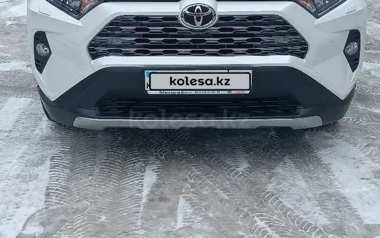 Toyota RAV4 2020 года за 14 990 000 тг. в Усть-Каменогорск