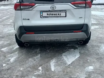 Toyota RAV4 2020 года за 14 990 000 тг. в Усть-Каменогорск – фото 4