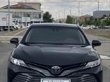 Toyota Camry 2019 года за 10 900 000 тг. в Атырау