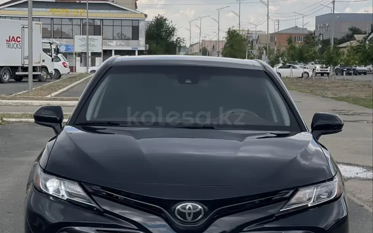 Toyota Camry 2019 года за 10 900 000 тг. в Атырау