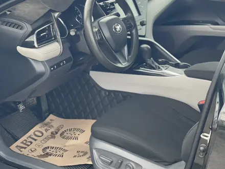 Toyota Camry 2019 года за 10 900 000 тг. в Атырау – фото 9