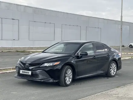 Toyota Camry 2019 года за 10 900 000 тг. в Атырау – фото 3