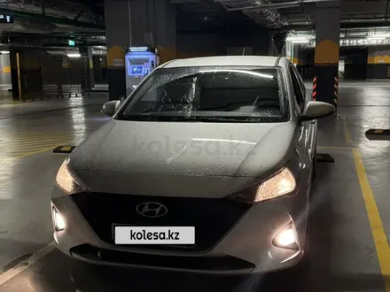 Hyundai Accent 2020 года за 7 200 000 тг. в Астана – фото 2