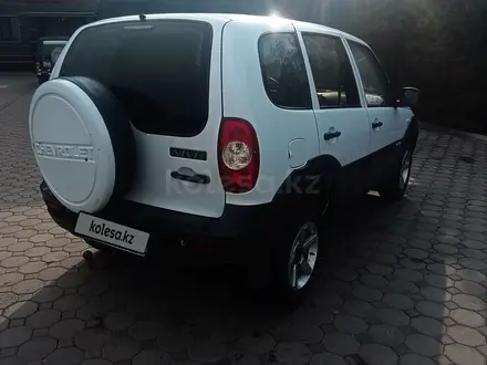 Chevrolet Niva 2014 года за 2 700 000 тг. в Алматы – фото 3