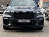 BMW X5 2020 года за 40 500 000 тг. в Алматы – фото 2