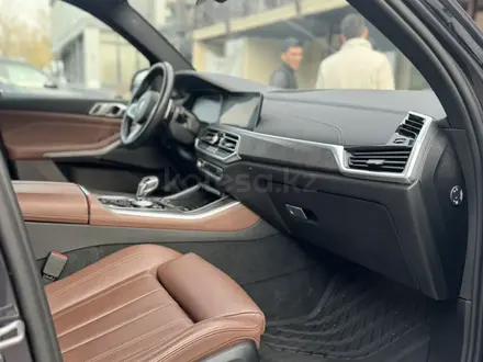 BMW X5 2020 года за 40 500 000 тг. в Алматы – фото 15