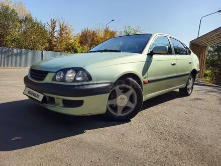 Toyota Avensis 1998 года за 2 600 000 тг. в Алматы