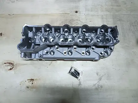 Головка цилиндра 4M40 Голый Mitsubishi за 1 000 тг. в Алматы
