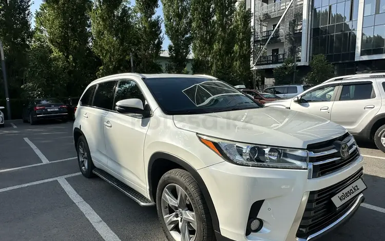 Toyota Highlander 2018 года за 13 600 000 тг. в Алматы