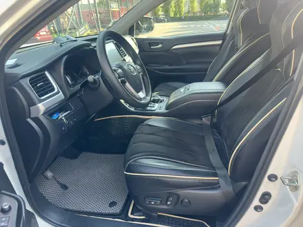 Toyota Highlander 2018 года за 13 600 000 тг. в Алматы – фото 5