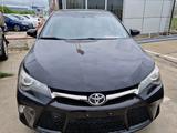 Toyota Camry 2016 года за 8 700 000 тг. в Актобе – фото 2