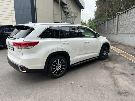Toyota Highlander 2018 года за 17 000 000 тг. в Алматы – фото 10