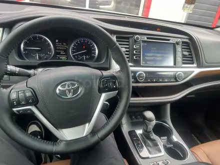 Toyota Highlander 2018 года за 17 000 000 тг. в Алматы – фото 11
