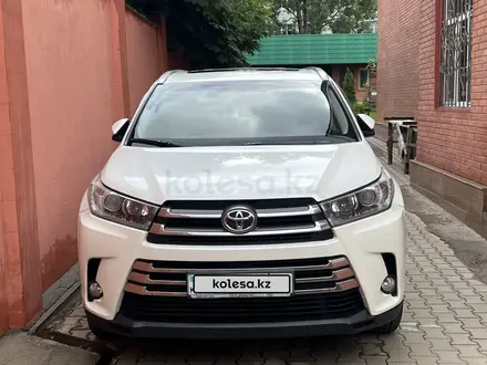 Toyota Highlander 2018 года за 17 000 000 тг. в Алматы – фото 3
