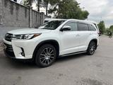 Toyota Highlander 2018 года за 17 000 000 тг. в Алматы
