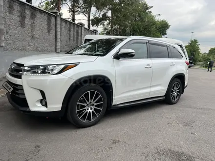 Toyota Highlander 2018 года за 17 000 000 тг. в Алматы