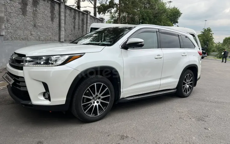 Toyota Highlander 2018 года за 17 000 000 тг. в Алматы