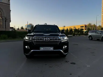 Toyota Land Cruiser 2017 года за 31 000 000 тг. в Астана – фото 2