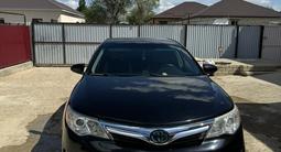 Toyota Camry 2013 года за 9 000 000 тг. в Атырау – фото 2