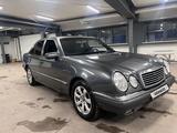 Mercedes-Benz E 230 1996 годаүшін2 600 000 тг. в Астана – фото 2