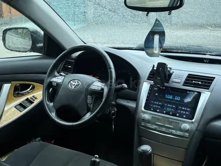 Toyota Camry 2007 года за 3 790 000 тг. в Актобе – фото 6