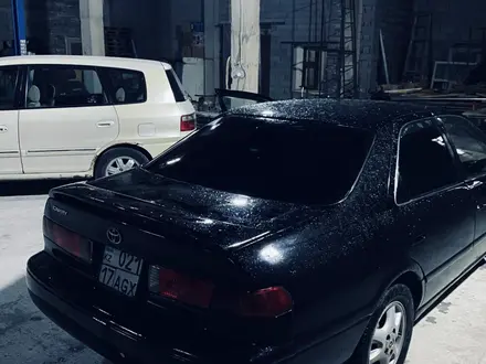 Toyota Camry 2000 года за 3 130 000 тг. в Шымкент – фото 2