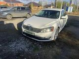 Volkswagen Passat 2015 годаүшін3 500 000 тг. в Актобе
