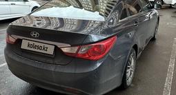 Hyundai Sonata 2011 годаfor5 000 000 тг. в Астана – фото 2