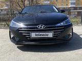 Hyundai Elantra 2020 года за 8 100 000 тг. в Актобе – фото 2