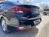 Hyundai Elantra 2020 года за 7 800 000 тг. в Актобе – фото 3