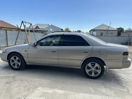 Toyota Camry 1999 года за 3 200 000 тг. в Кызылорда – фото 2
