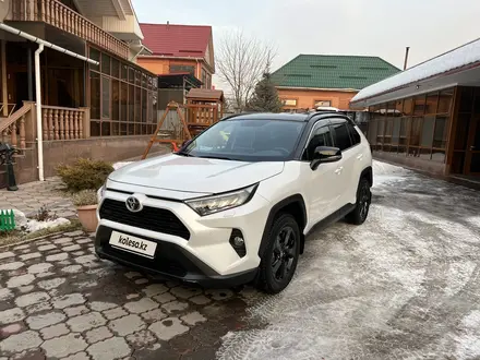 Toyota RAV4 2021 года за 16 500 000 тг. в Алматы