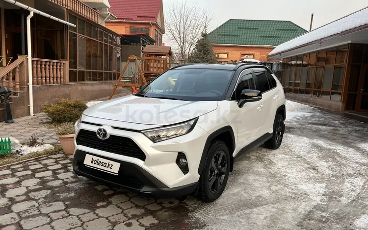 Toyota RAV4 2021 года за 16 500 000 тг. в Алматы