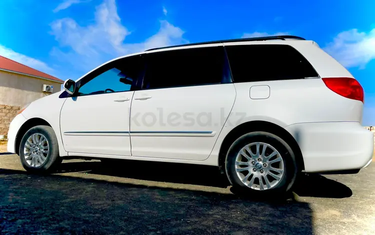 Toyota Sienna 2006 годаfor7 000 000 тг. в Актау