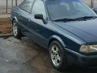 Audi 80