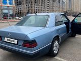 Mercedes-Benz E 230 1991 года за 1 900 000 тг. в Астана – фото 5