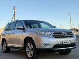 Toyota Highlander 2013 годаүшін9 600 000 тг. в Жанаозен