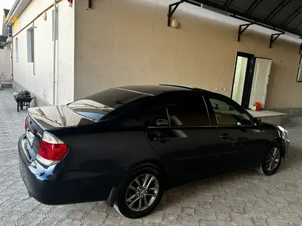 Toyota Camry 2005 года за 5 300 000 тг. в Жанаозен – фото 3