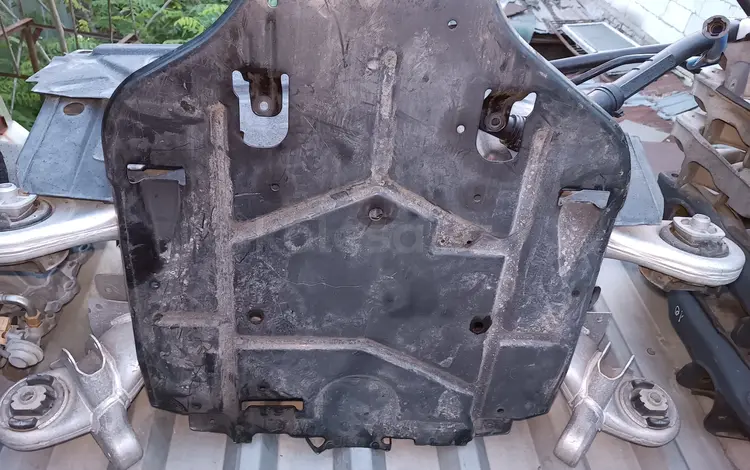 Защита двигателя GL500 X164 за 13 000 тг. в Алматы