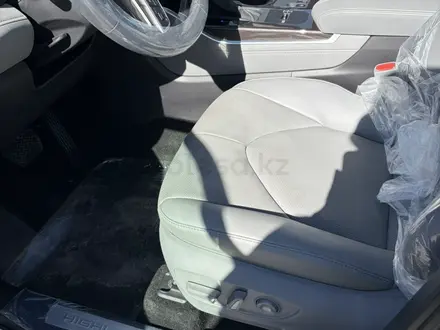 Toyota Highlander 2025 года за 31 000 000 тг. в Уральск – фото 18