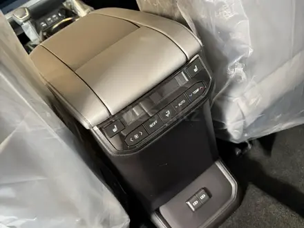 Toyota Highlander 2025 года за 31 000 000 тг. в Уральск – фото 21