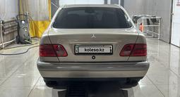 Mercedes-Benz E 200 1996 годаүшін2 900 000 тг. в Атбасар – фото 5