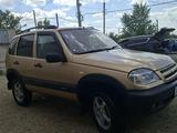 Chevrolet Niva 2004 года за 2 000 000 тг. в Семей – фото 2