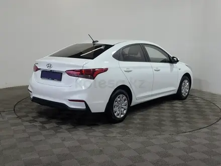 Hyundai Solaris 2018 года за 5 390 000 тг. в Алматы – фото 5